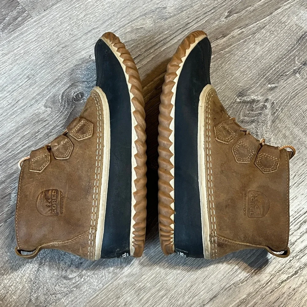 Sorel Out N About Leather Duck Boots Elk Black Waterproof Ankle NL2133-286 Wom 9